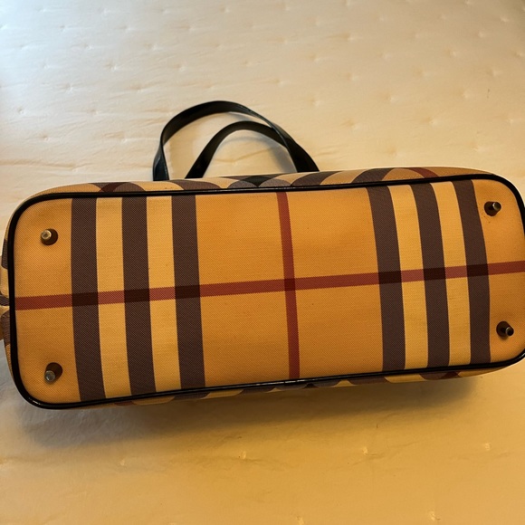 SALE 🖤 Burberry Coated Canvas/Patent Leather Tote - Picture 10 of 16